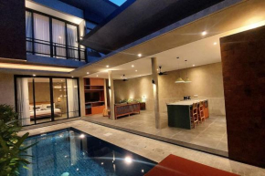 Akhila 3 - 2 BR Modern tropical villa at the heart of Seminyak